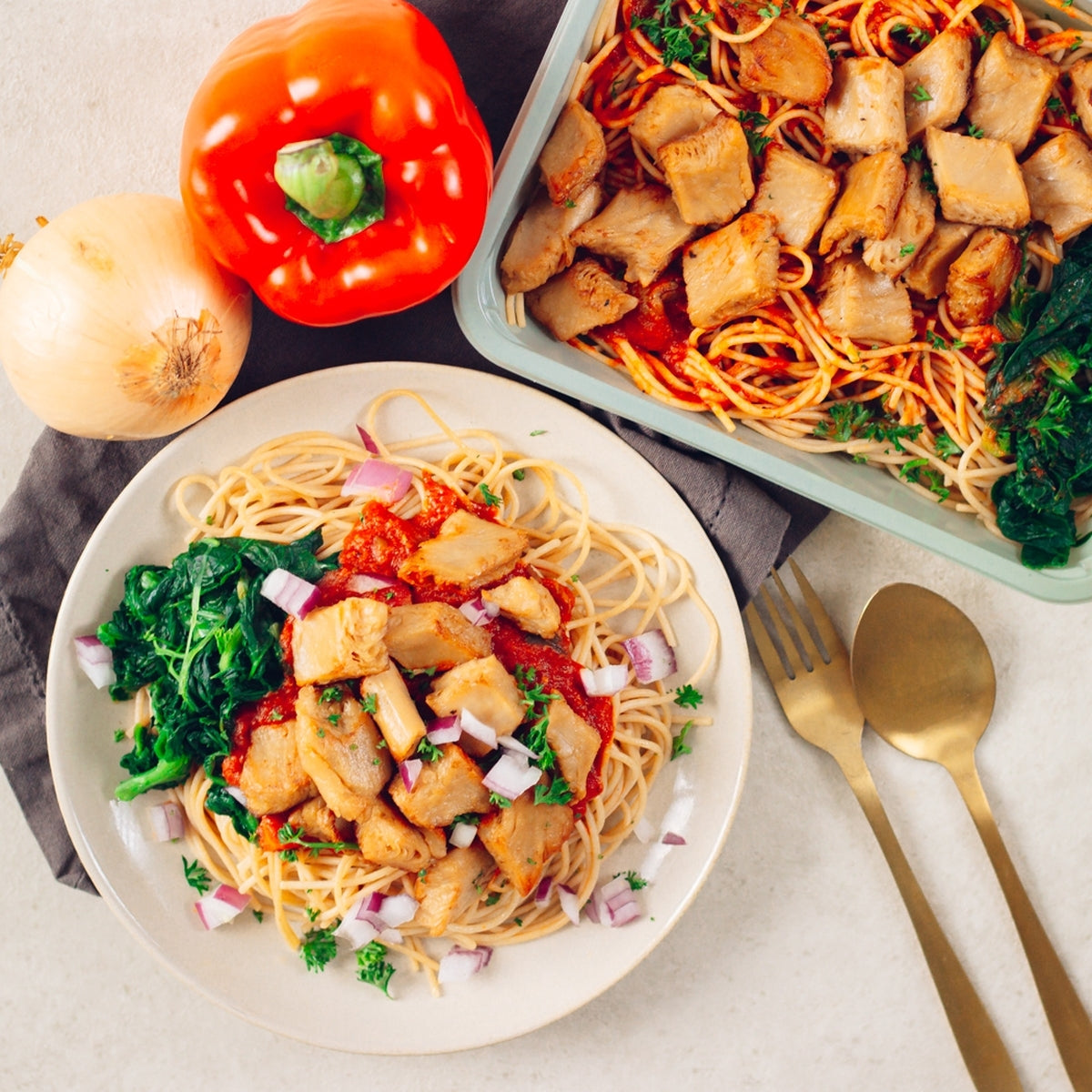 Spaghetti tomaté, épinard et poulet végétarien