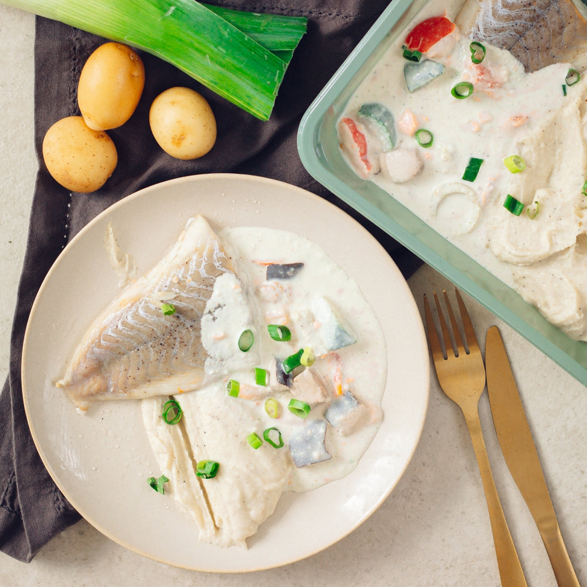 Filet de colin sauce aux légumes et purée maison