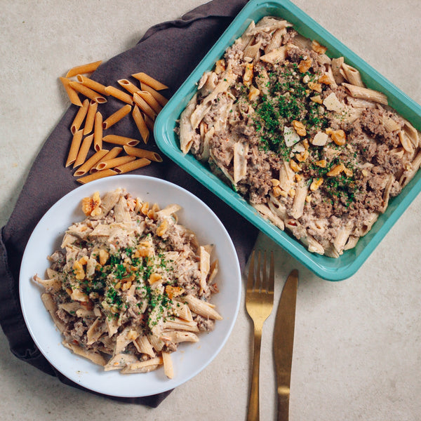 Pennes complètes crème de chou fleur, haché de poulet et noisettes
