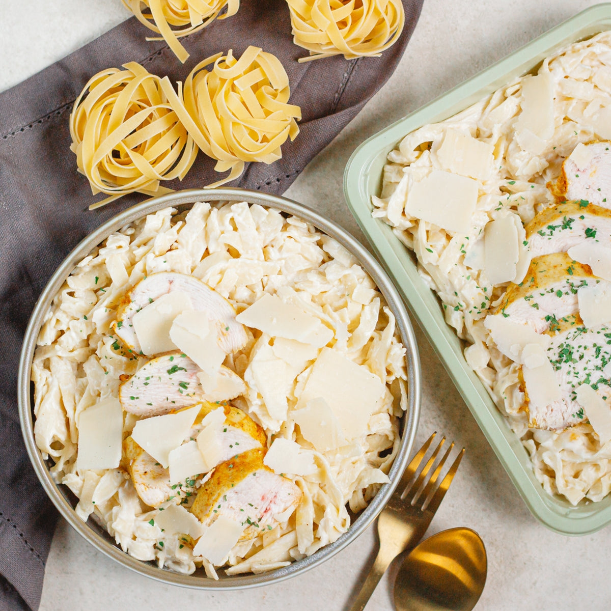 Tagiatelle sauce alfredo poulet parmesan