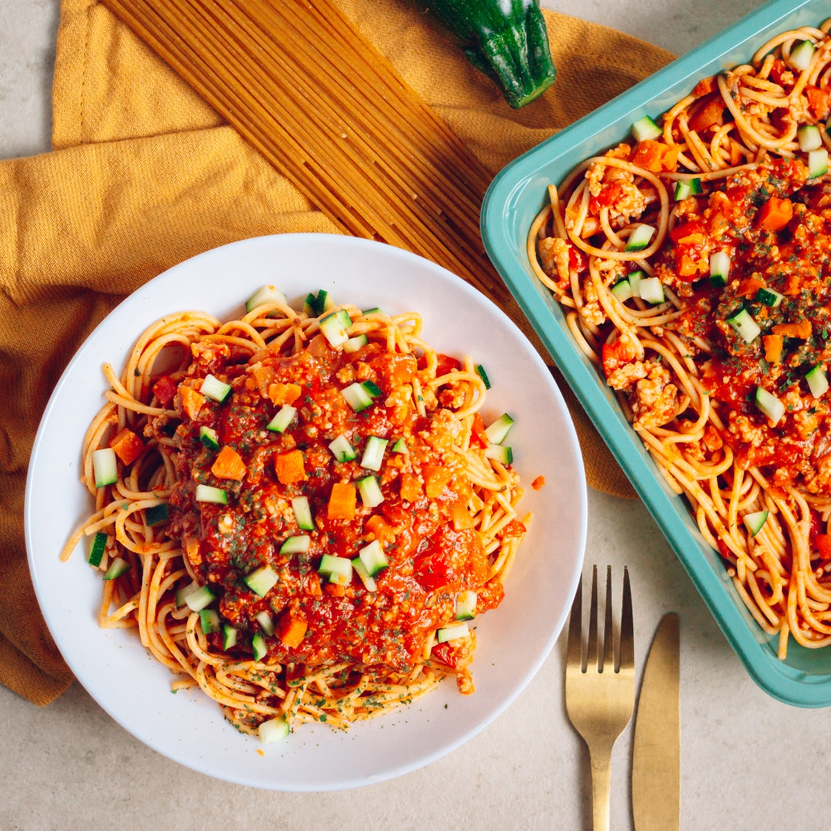 Spaghettis complets bolognaise végétarienne