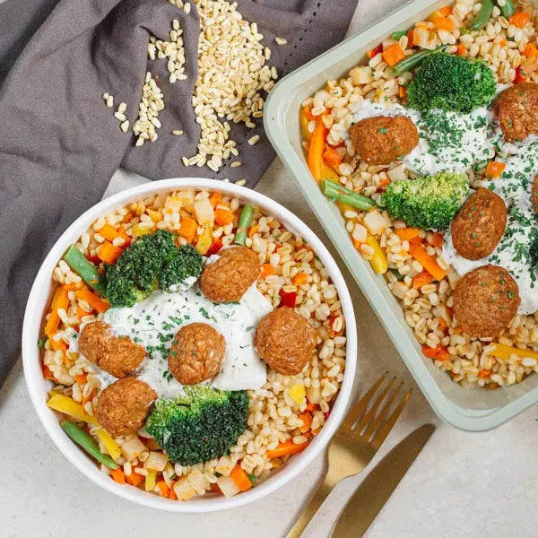 Ebli aux petit légumes, boulettes végé et crème aux herbes