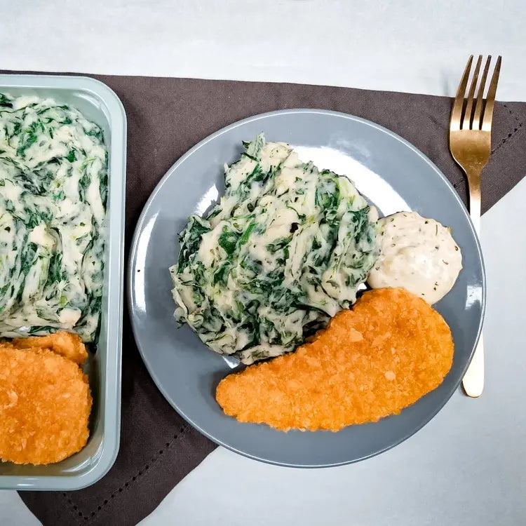 Filet de poisson en panure sauce tartare et purée aux épinards