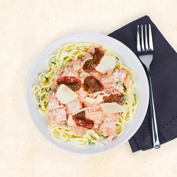 Linguine et crème de tomate au saumon