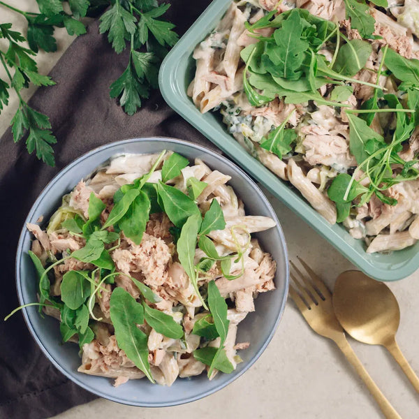 Pâtes complètes au thon, crème, poireaux et roquette