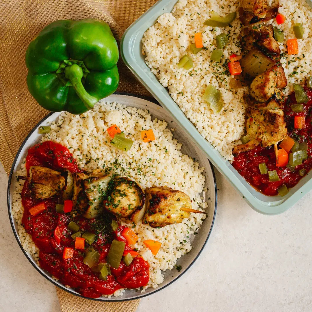 Brochette de poulet, ratatouille et semoule coriandre