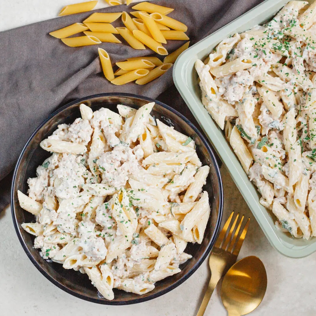 Rigatoni à la crème, chaire à saucisse, sauge