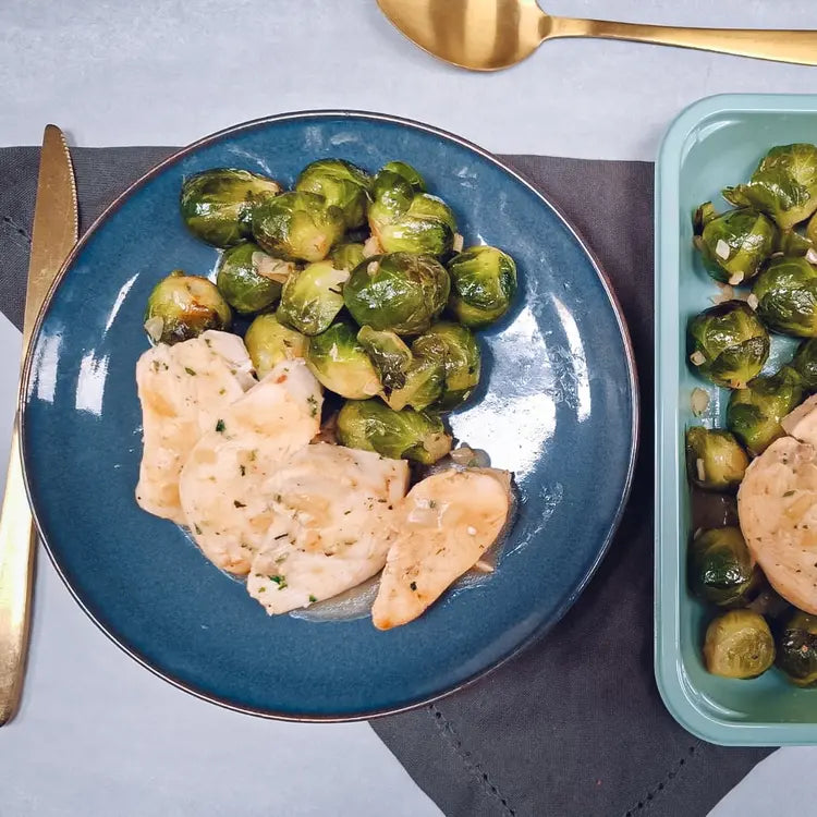 Suprême de volaille, jus de poulet et choux de bruxelles