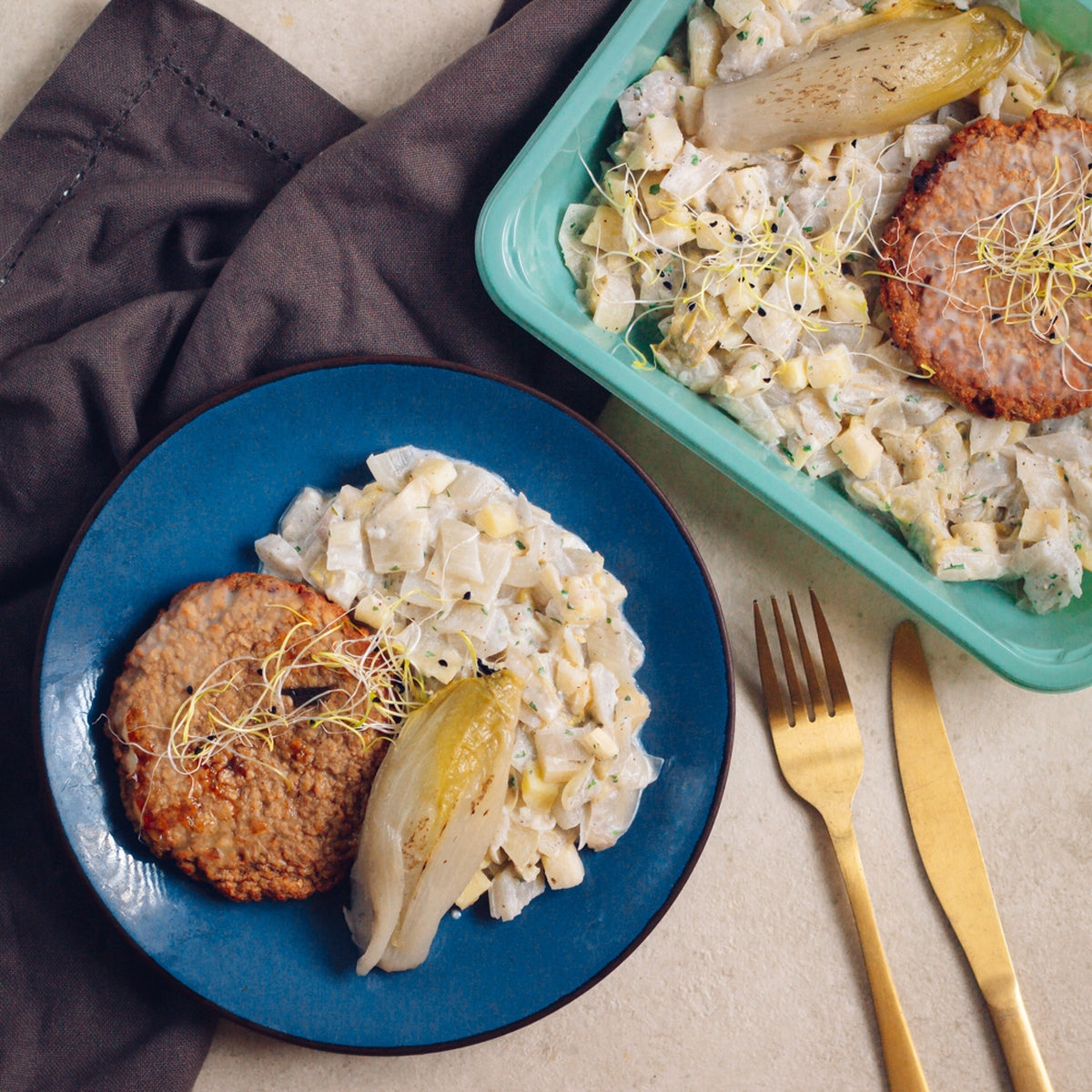 Ratatouille de chicons, pommes de terre et burger de bœuf