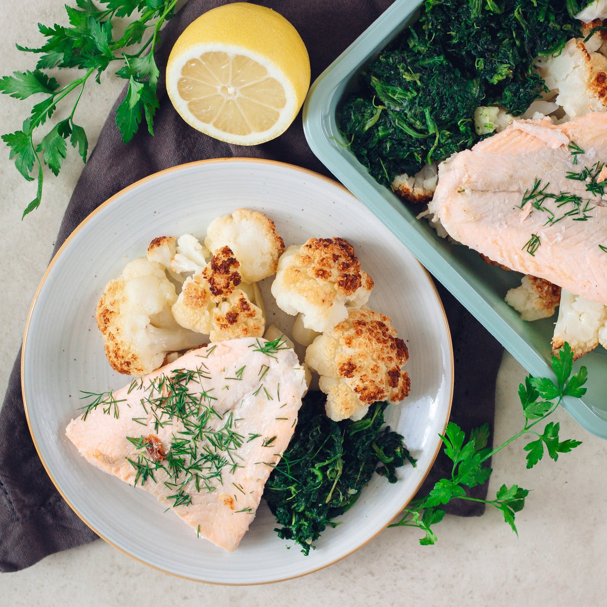 Chou-fleur rôti aux épices & saumon grillé